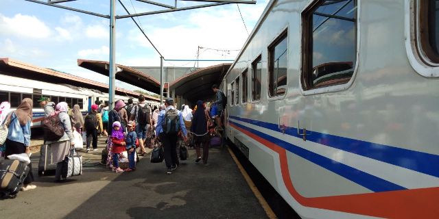 Tiket Kereta Api Menipis
