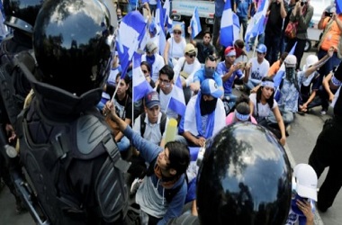 Ribuan Warga Nikaragua Desak Mundur Presiden dan Wapres