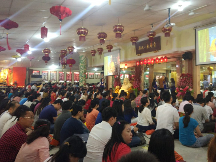 Khidmat Waisak di Vihara Ekayana