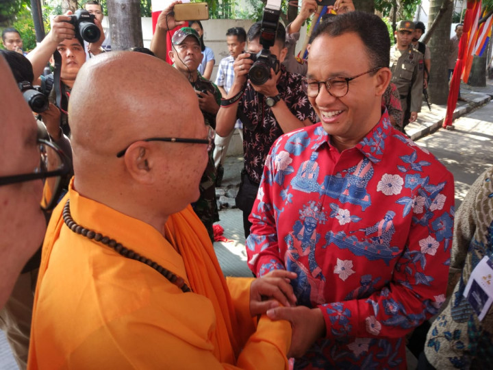 Gubernur Anies Mengunjungi Vihara Ekayana