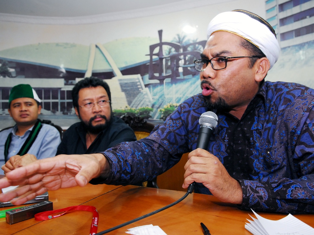 Tenaga Ahli Utama Kedeputian IV Bidang Komunikasi Politik dan Diseminasi Informasi Kantor Staf Presiden, Ali Mochtar Ngabalin (kanan). (Foto: Widodo S Jusuf).