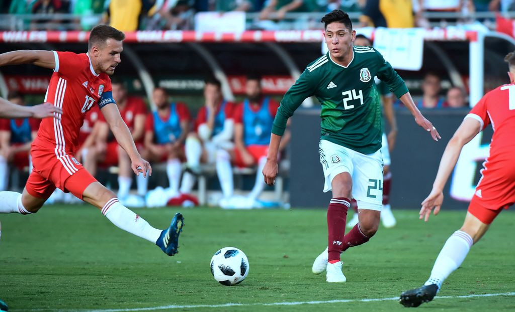 Suasana laga Meksiko vs Wales. (AFP PHOTO / Frederic J. BROWN)