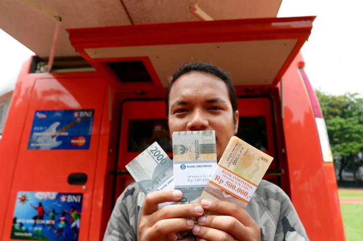 Warga Medan dan Jember Mulai Tukarkan Uang