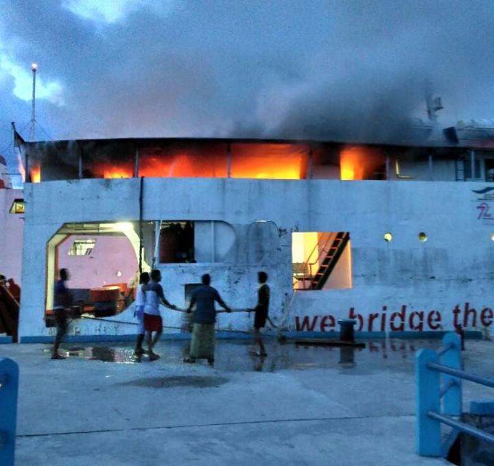 Kapal Penumpang di Lingga Terbakar