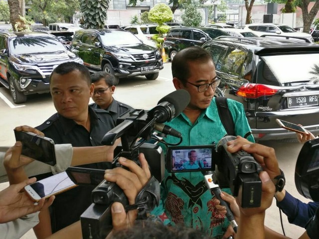 Komisioner KPU Memenuhi Panggilan Polisi