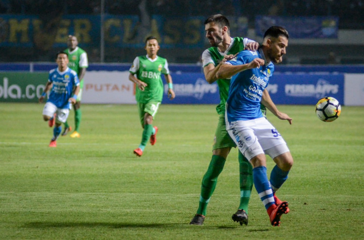 Dibungkam Juara Bertahan, Persib Gagal Naik ke Papan Atas