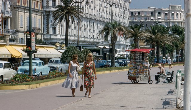 Benarkah Lansia Cenderung Mengalami Bau Mulut?