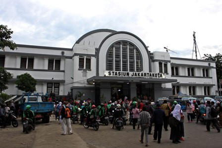 Stasiun Jakarta Kota Tambah Loket di Musim Mudik