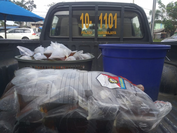 Pemuda Nekat Jual Miras Oplosan Demi Pulang Kampung