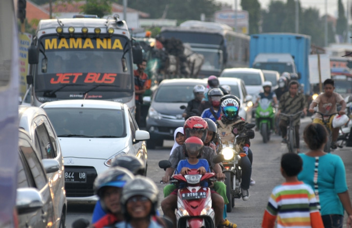 Truk Dibatasi di Tol Jakarta-Cikampek Mulai H-8 Idulfitri