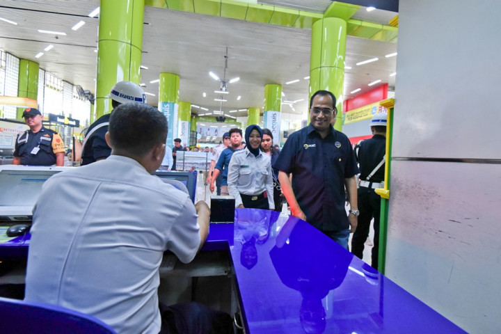 Menhub Pastikan Tiket Pesawat Jakarta-Surabaya Maksimal Rp1,3 Juta