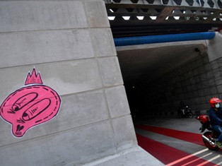 Polisi Kesulitan Usut Pelaku Vandalisme di <i>Underpass</i> Mampang