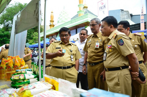 Pemprov Sulsel Jual14 Ribu Paket Sembako Harga Subsidi