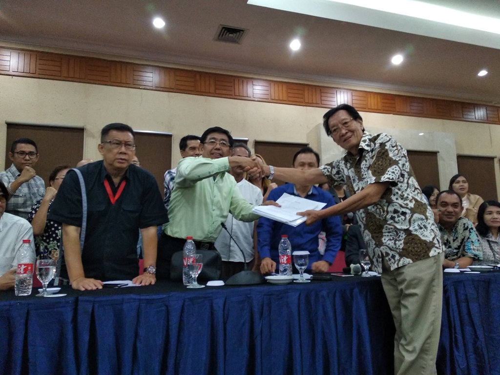 Perwakilan masyarakat Tionghoa yang tergabung dalam Forum Indonesia Jaya mensomasi Lieus Sungkharisma, Senin, 4 Juni 2018. Foto: Medcom.id/ Nyhannad Al Hasan.