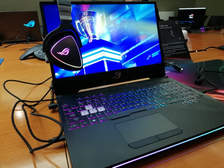 ASUS ROG Delta Pasang Gaya Gaming Pakai RGB