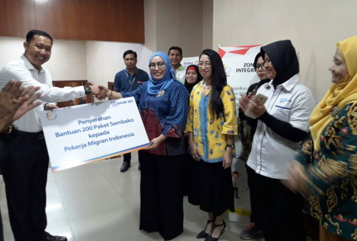 BNP2TKI Fasilitasi Pembagian Sembako oleh BRI kepada PMI Purna