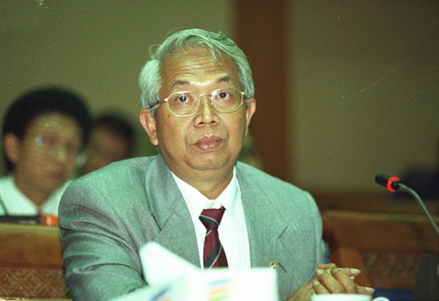 Baru Sebulan, Soeharto Pecat Kepala BPPN