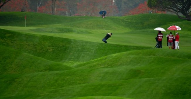 Asahi Power Service hopes its 'drone-brellas' will become par for the course for golfers. (Photo:AFP/Getty Images North America/File)