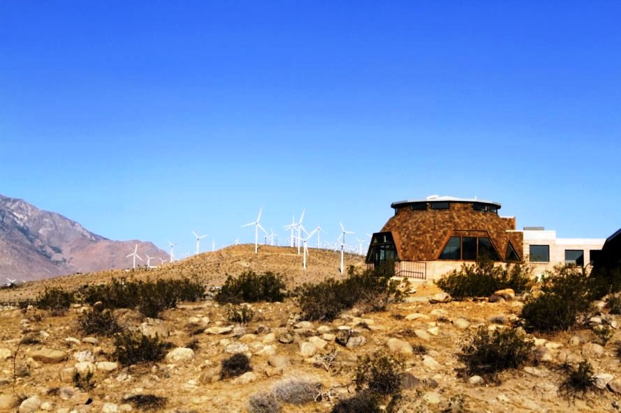 Sebelum jadi villa yang nyaman, ini adalah sebuah gudang tua. inhabitat/boutiquehome