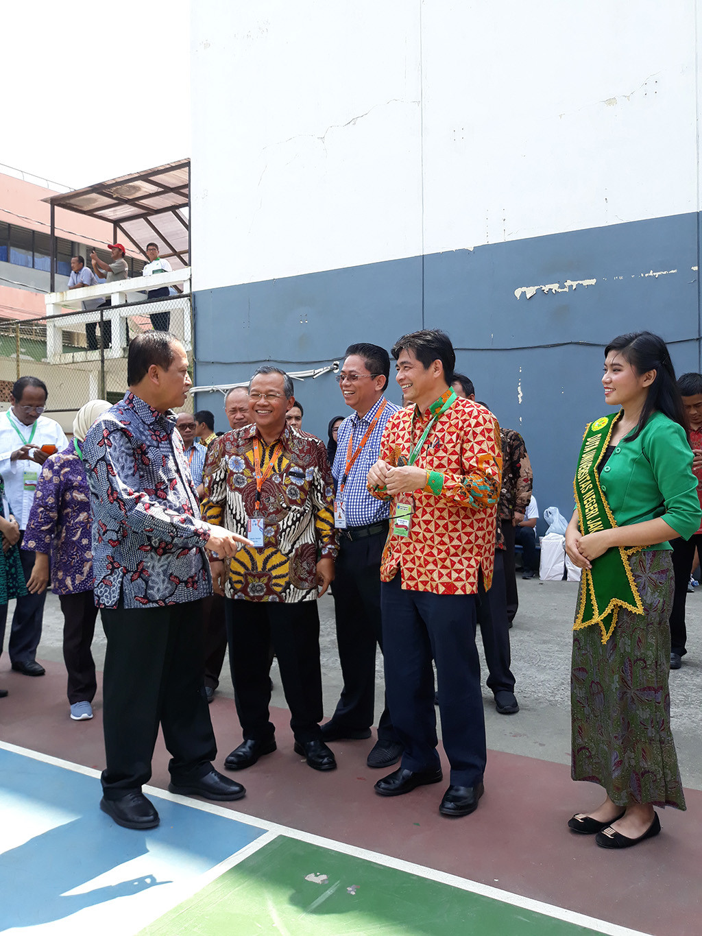 Menristekdikti, Mohamad Nasir saat meninjau pelaksanaan ujian praktik SBMPTN di Kampus B, Universitas Negeri Jakarta (UNJ).  Foto: Medcom.id/Citra Larasati
