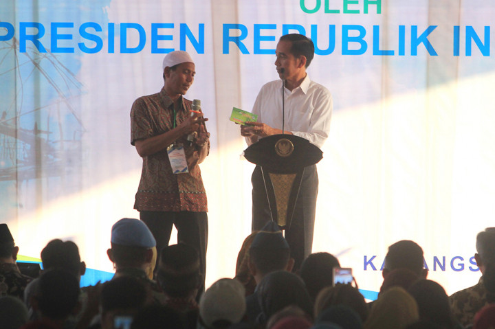 Jokowi Resmikan Bank Mikro Nelayan di Indramayu