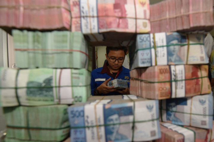 Mempertimbangkan Ambiguitas Ekspansi Utang