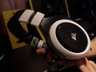Corsair HS70 Jadi Andalan di Kelas Nirkabel Terjangkau