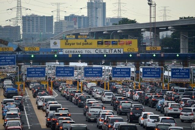 Transaksi Non Tunai Urai Kepadatan di Pintu Tol