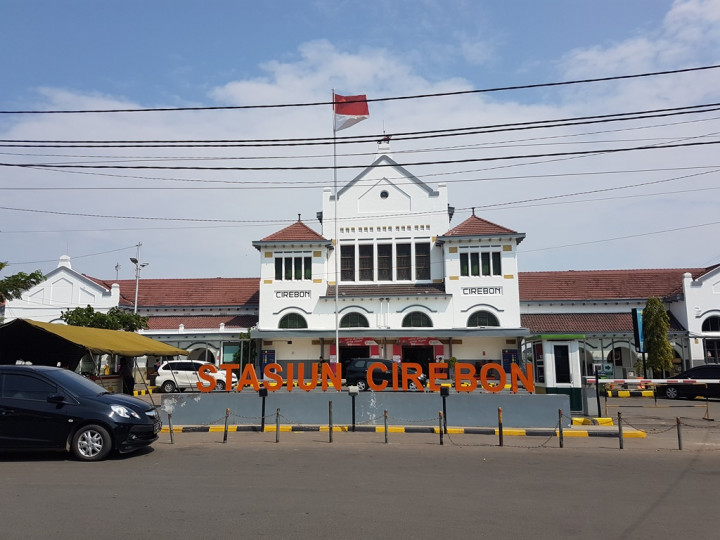Stasiun Cirebon Mulai Ramai