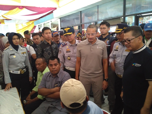 Sandi Cek Kesiapan Mudik Di Terminal Kampung Rambutan