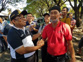  Sumarsono saat memantau Terminal Mallengkeri Makassar. (Foto: Andi Aan P)