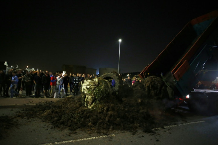 French Farmers Block Refineries over Palm Oil Imports