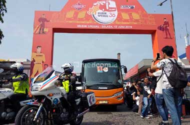 MPM Lubricants Pulangkan 500 Pemudik dengan 10 Bus