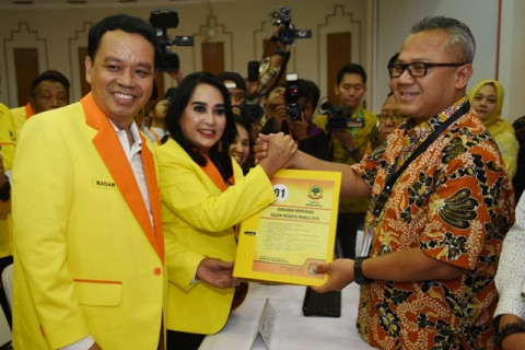 Sekjen Partai Berkarya Badaruddin Picunang (kiri). Foto: