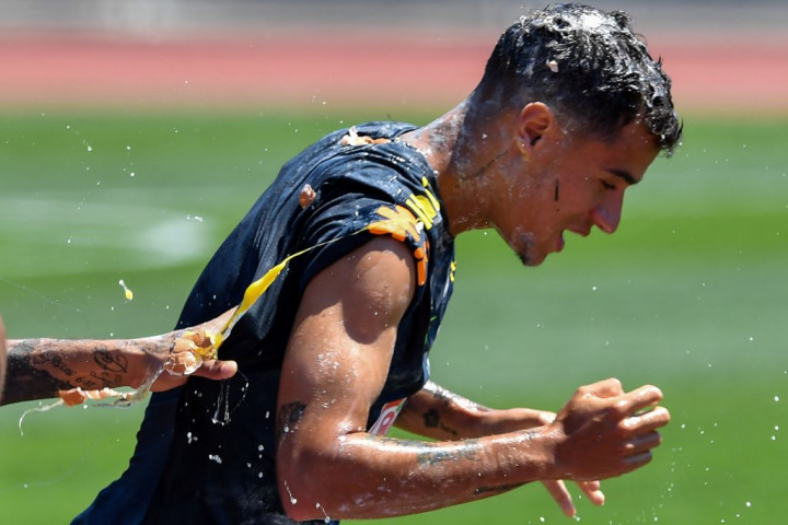 Philippe Coutinho Diceploki Telur saat Latihan