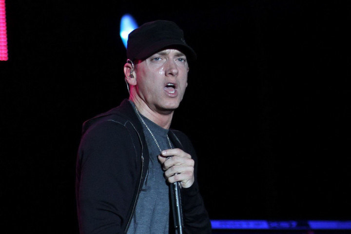 Eminem Bantah Gunakan Efek Suara Tembakan di Panggung Musik