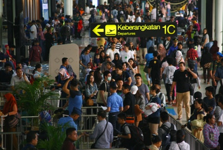 Pemudik Diklaim Lebih Senang Naik Pesawat