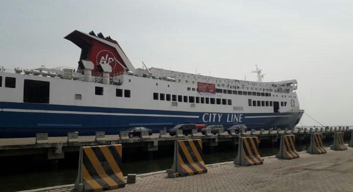Kapal Ro-Ro yang akan mengantar pemudik di Pelabuhan Tanjung Priok, Jakut. Foto: Medcom.id/Siti Yona Hukmana.