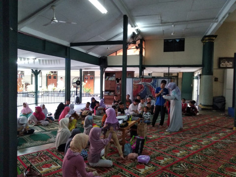 Anak-anak yatim piatu di Rumah Piatu Muslimin -