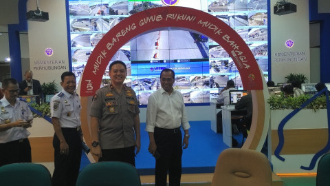 Karopenmas Divhumas Polri Brigjen Mohammad Iqbal dan Menhub Budi