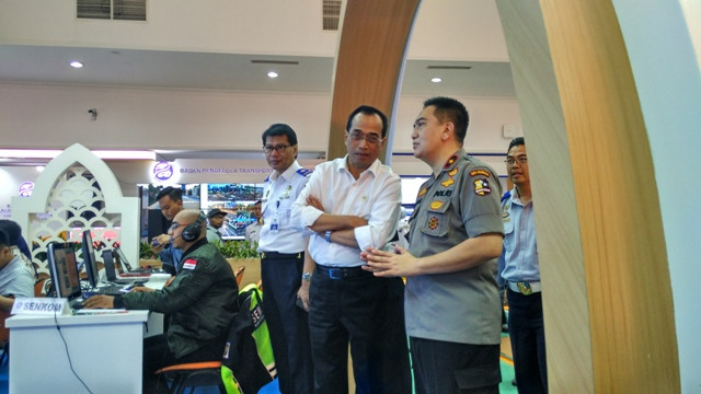Kemacetan Tol Cikampek karena Pemudik Sekaligus Berwisata