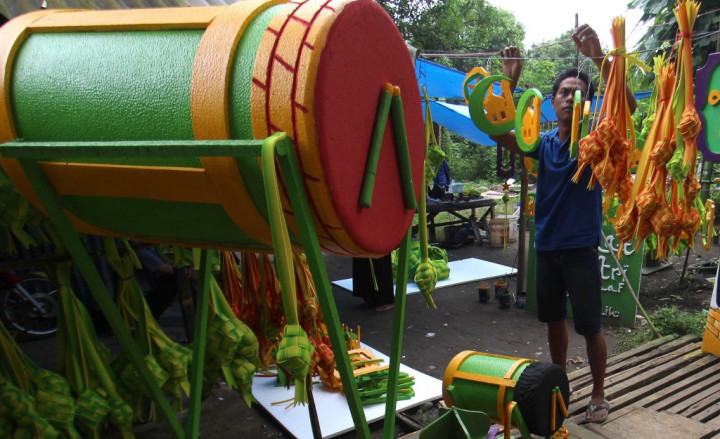 Perajin Pernik Lebaran Kebanjiran Order
