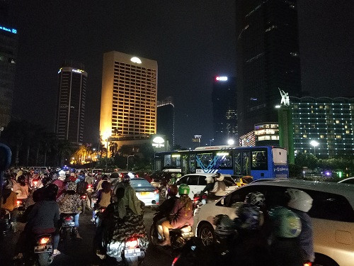 20 Polisi Atur Lalu Lintas Malam Takbir di Bundaran HI