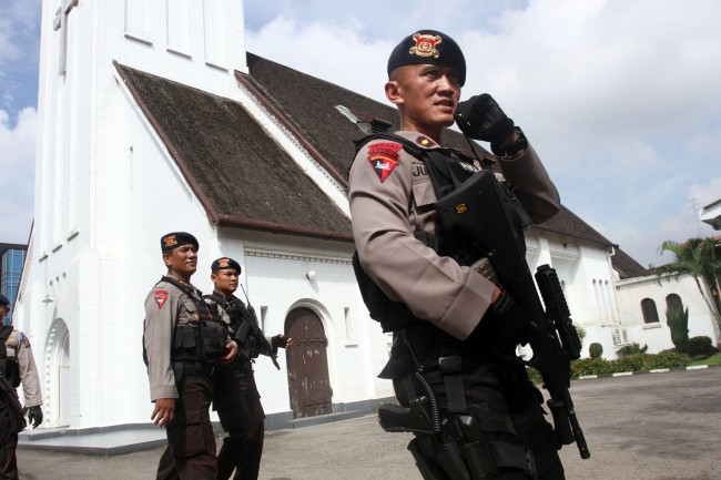Antisipasi Teroris, Polisi Razia Kendaraan di Perbatasan Indonesia-Timor Leste