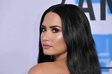 Demi Lovato Sembuh dari Penyakit yang Mengancam Kariernya