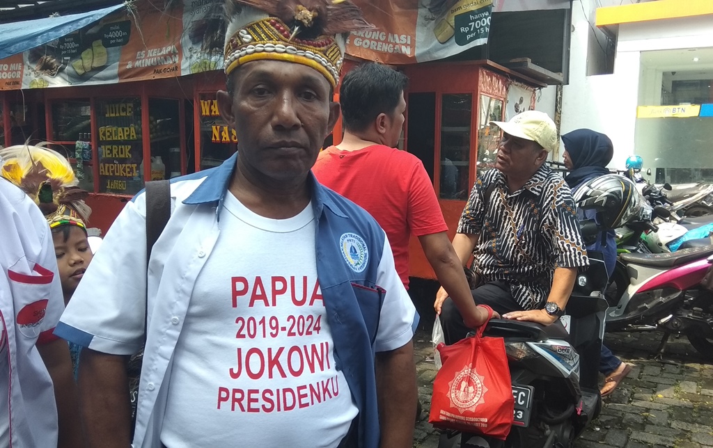 Ketua nelayan tradisional Provinsi Papua Barat, Verry Yensenem di Bogor, Jabar. (Foto: R Dewantara)