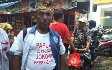 Warga Kecewa tak Bisa Bertemu Presiden saat <i>Open House</i>