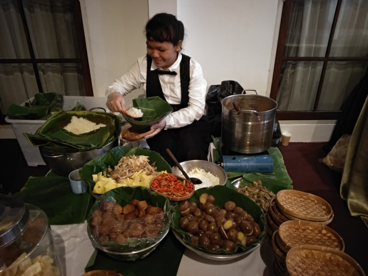 Nasi Liwet Jadi Menu Favorit Ketua OJK