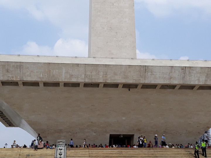 H+1 Lebaran, Antrean ke Puncak Monas Mencapai 4 Jam