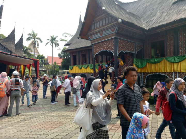 26 Ribu Orang Memadati TMII
